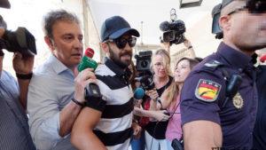 El guardia civil de "La Manada" mantiene la libertad tras intentar renovar su pasaporte 1