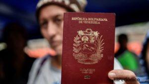 Ecuador suspende temporalmente la exigencia de pasaporte para los venezolanos 1 pasaporte