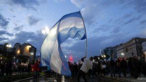 La economía argentina en incertidumbre por desplome del peso 1 peso
