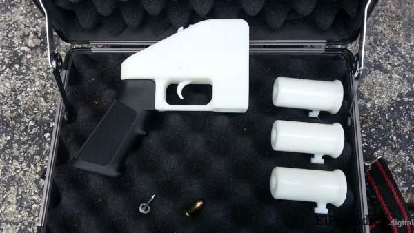 749250-600-338 Arma impresa en 3D