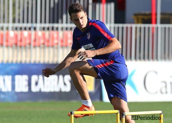 El martes 31 de agosto, el Atlético de Madrid confirmo el fichaje del lateral derecho colombiano Santiago Arias como refuerzo de los colchoneros.