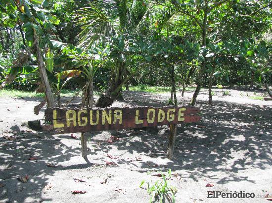 Turista española fue encontrada el pasado sábado a las afueras de un hotel en la localidad de Tortuguero - Costa Rica con lesiones de posible asfixia