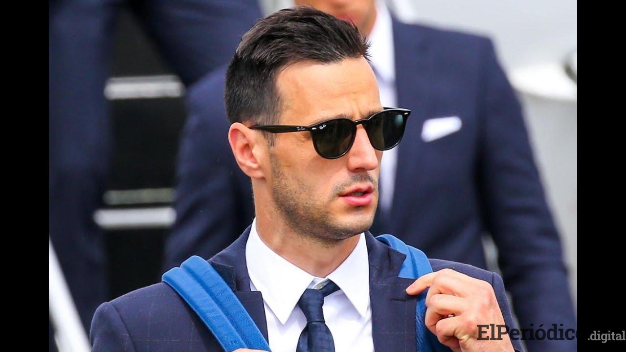 Mercado de fichajes / Nikola Kalinic oficializa su fichaje con el Atlético de Madrid 1 El Actual subcampeón de España, Atlético de Madrid, hace oficial la contratación del delantero croata Nikola Kalinic por tres temporadas