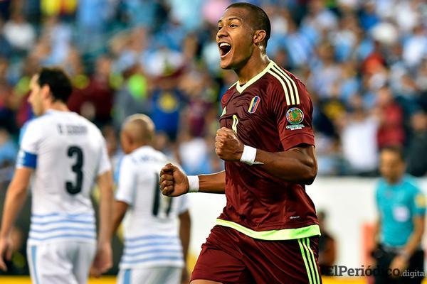 El martes 6 de agosto del 2018, el Newcastle United hizo oficial la contratación de Salomón Rondón en calidad de préstamos por un año.