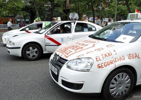 Huelga de taxis en la estación madrileña de Puerta de Atocha