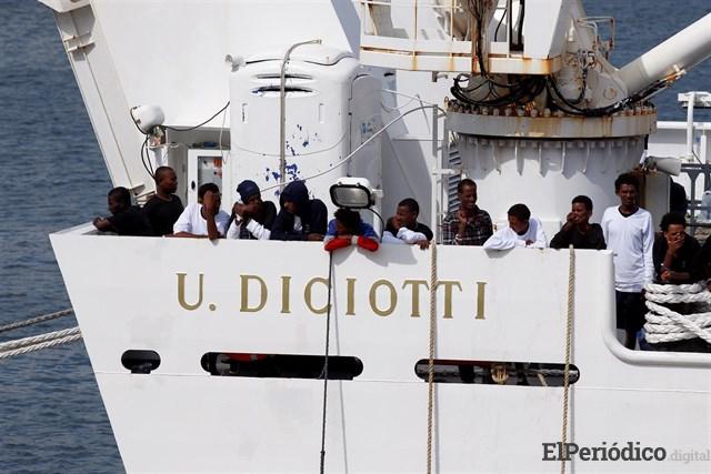 Inmigrantes desembarcan del Diciotti en Catania 2 el domingo 26 de agosto, desembarcaron 138 inmigrantes africanos, en el puerto de Catania-Italia. Que se encontraban a bordo de la embarcación guarda costa Diciotti.