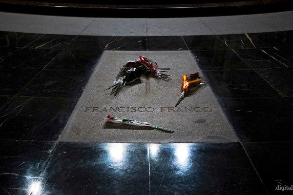 La iglesia no permitirá exhumación de Franco sin autorización de la familia 2 El Ejecutivo da por sentado que la iglesia les permitirá la ejecución del decreto de exhumación de el ex dictador Franco.