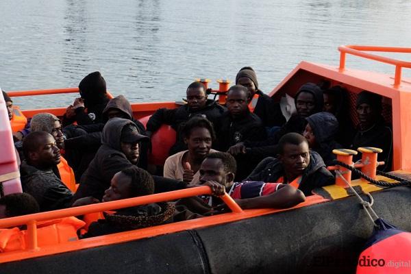 salvamento maritimo Migrantes-Patera