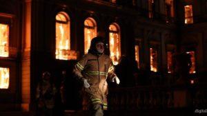 Impresionante incendio en el Museo Nacional de Brasil en Río 1 Brasil