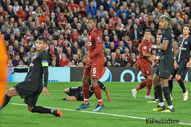 Liverpool FC derrota 3 a 2 al París Saint Germain FC 2 El Liverpool FC consiguió su primera victoria de la actual temporada en la UEFA Champions League. Firmino anotó el 3 a 2 en el minuto 92.