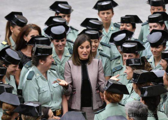 la-reina-letizia-visita-guardia-civil