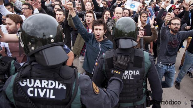 guardias-civiles-1o-U301485958039mLH--620x349@abc polícias