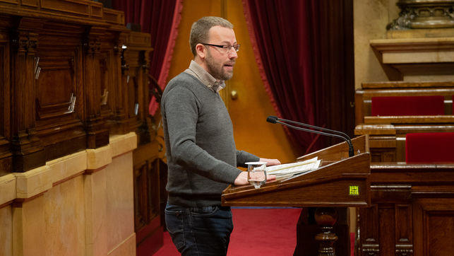Parlament-catalan-antidemocratica-antisocial-ConstitucionEDIIMA2018121808964.jpg