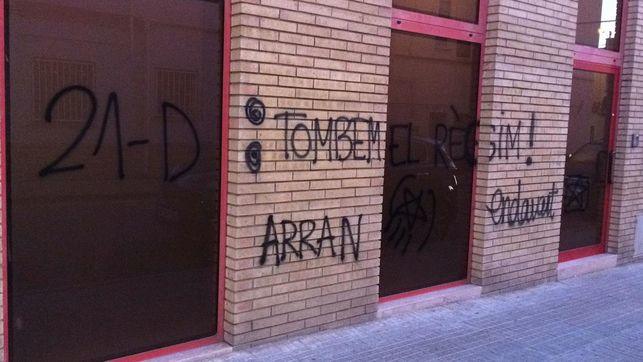 sede-PSC-Gava-atacada-pintadasEDIIMA20181218011419.jpg