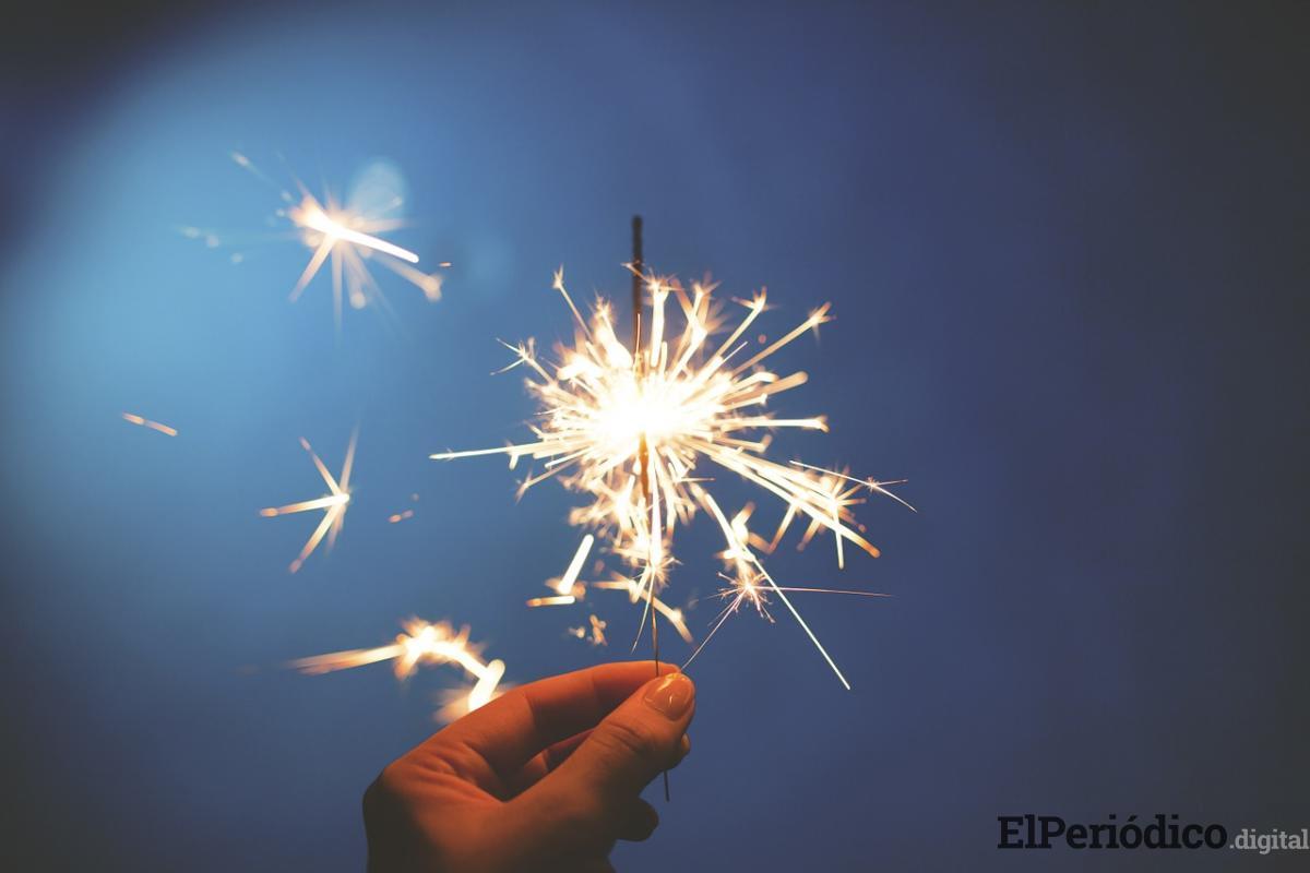 sparkler-839831_1280