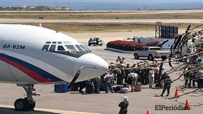 dos-aviones-de-la-fuerza-aerea-rusa-aterrizaron-en-maiquetia-con-99-militares-a-bordo-678x381 Venezuela