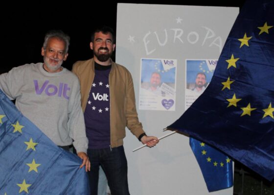 El grupo político Volt Europa comienza su campaña electoral en España para formar el grupo parlamentario europeísta 2 Volt