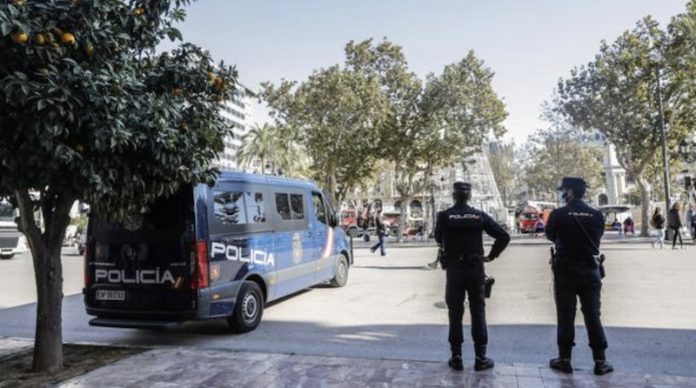 Niña de 12 años acuchilló a su padrastro, mientras este le pegaba a su madre