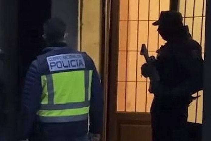 En un barrio de Madrid, fue asesinada una anciana de 82 años por su marido de 84