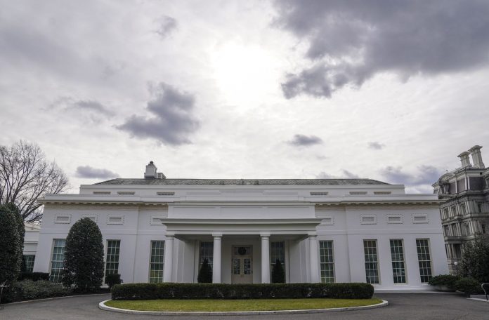 Trump está preparando una traca final de indultos en lo que son sus últimas horas en la Casa Blanca