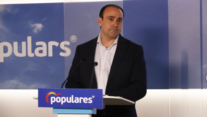 Ha dimitido el número dos del PP catalán después de que se le investigara por una presunta agresión sexual