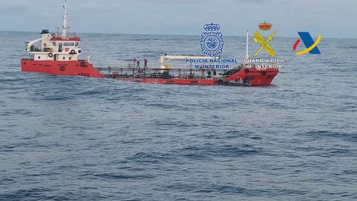 Los narcotraficantes hunden un barco con cinco toneladas de cocaína