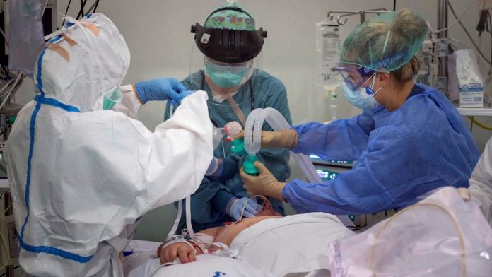 Tres millones de contagios y un máximo de muertos de la tercera ola en 766