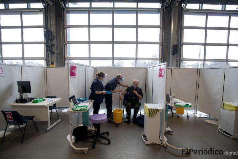 La vacuna de AstraZeneca no va a ser inyectada como mínimo a mayores de 65 años La vacuna de AstraZeneca no va a ser inyectada como mínimo a mayores de 65 años
