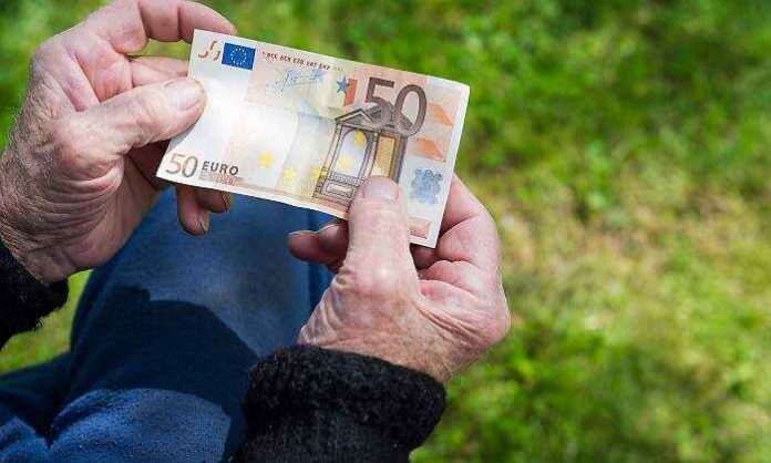 700x420_jubilado-billete-manos