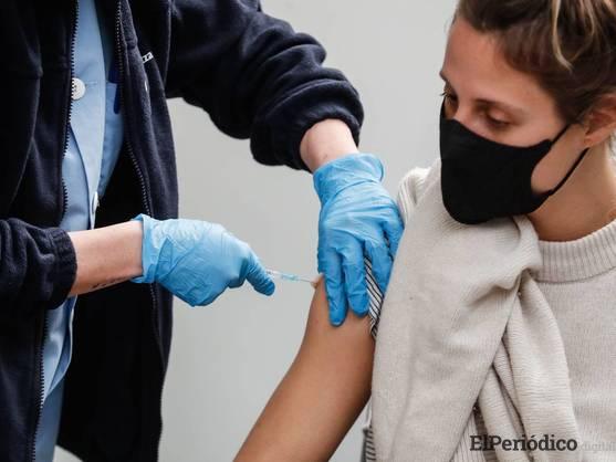 por-que-se-ha-retrasado-el-regreso-de-astrazeneca-burocracia-y-opacidad-en-la-pandemia