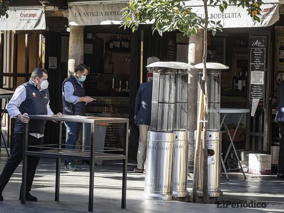 sanidad-plantea-cerrar-el-interior-de-bares-y-restaurantes-si-superan-una-tasa-de-150-casos