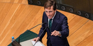 Almeida prohibirá pisos turísticos "dispersos" en comunidades de propietarios del centro histórico