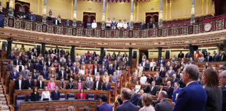 Reconstrucción de la mañana de la "bajeza moral" en el Congreso: "Los diputados no vamos a achicar agua"