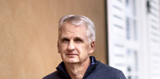 Timothy Snyder: "Los magnates tecnológicos son como los viejos líderes comunistas. Se equivocaban los leninistas y ahora los gurús californianos"