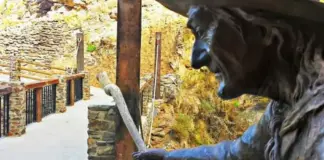Así es 'el pueblo de las brujas' de Granada que cobra vida en la noche de Halloween