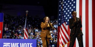 Elecciones en Estados Unidos, en vivo | Trump, sobre el cómico Tony Hinchcliffe, que insultó a Puerto Rico: “No lo conozco”