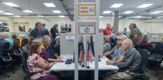 “Ojalá enfermes de cáncer”: empleado electoral, un trabajo de alto riesgo en Estados Unidos
