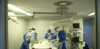 Los infartos provocan que el cerebro reciba órdenes de dormir más