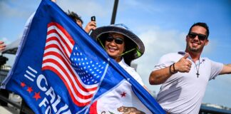 Latinos, negros y jóvenes: el cambio de bando histórico de las minorías en EEUU