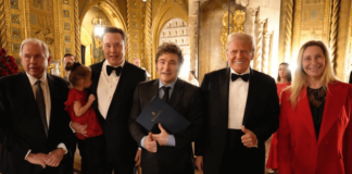Milei se reúne con Trump en la Florida; Trump le dice: “Make Argentina great again”