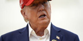 Trump agita el fantasma del fraude en Filadelfia y Detroit