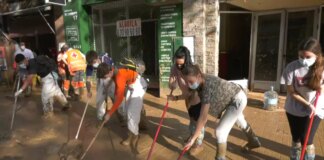 Los jóvenes muestran toda su solidaridad y ayudan a reconstruir Valencia tras la DANA