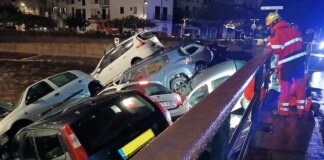 Vídeo: espectacular riada en Cadaqués que arrastra más de 30 coches
