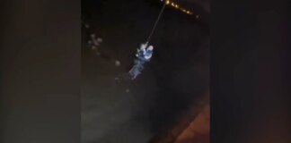 VÍDEO | El espectacular rescate de un cabo de la UME a dos personas atrapadas en un puente por la DANA