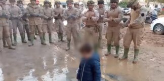 El bonito gesto de unos militares con un niño durante las labores de limpieza de la DANA