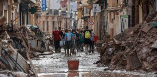 Última hora de la DANA en directo: al menos 218 muertos, las labores de búsqueda continúan y la policía no encuentra fallecidos en el parking de Bonaire