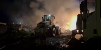 Un incendio en una granja de vacas obliga a desalojar un colegio y varios vecinos en La Laguna