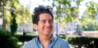 Daniel Alarcón y Julio Vaqueiro: “Es muy chocante escuchar a inmigrantes decir frases antiinmigrantes”