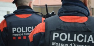 Hallan los cadáveres de un padre y su hijo de 15 años con signos de violencia en su casa de Arenys de Mar, en Barcelona