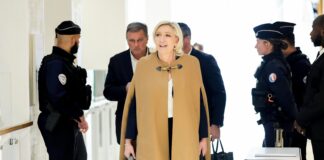 La Fiscalía pide cinco años de cárcel para Marine Le Pen y su inhabilitación inmediata para la política